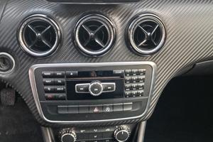 Mercedes-benz GLA 180 d Premium