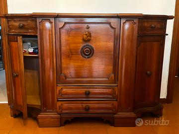 Credenza artigianale