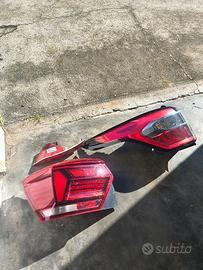 fari posteriori macchina 