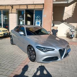 TENUTA IN MODO MANIACALE GIULIA 2.2 TDI FULL OPTIO