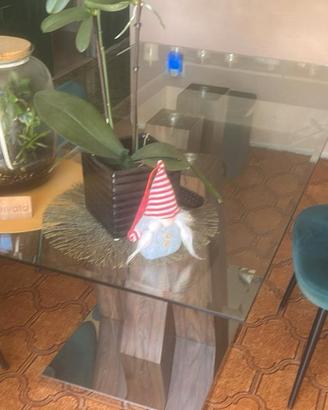 Tavolo di vetro e sedie