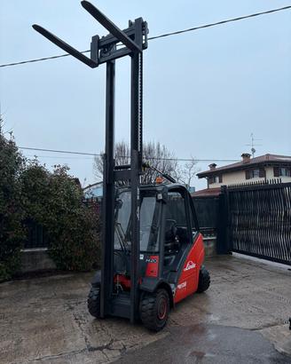 S107 Carello elevatore Linde H20