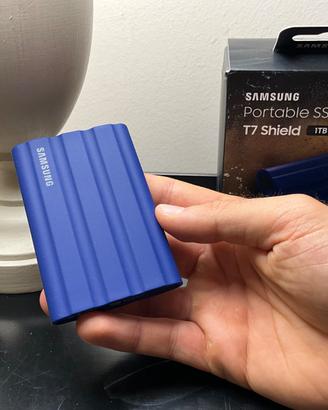 SAMSUNG SSD T7 SHIELD 1TB BLU