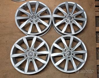 4 CERCHI IN LEGA ORIGINALI VW 17' e 1 RUOTA scorta