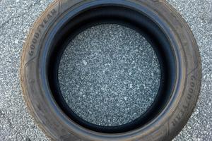Treno 4 gomme Goodyear 255/45 R20 105V XL usate