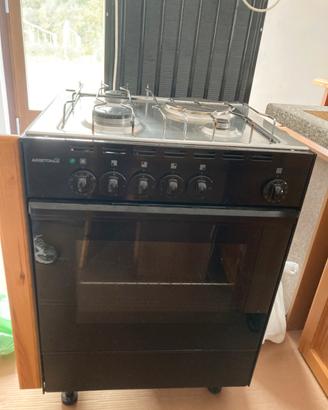 Forno  con  fornello a gas