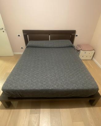 Letto in doghe di legno