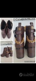 Tronchetto  Stivaletti Guess marrone n. 37  