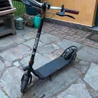 Monopattino elettrico Nilox funzionante