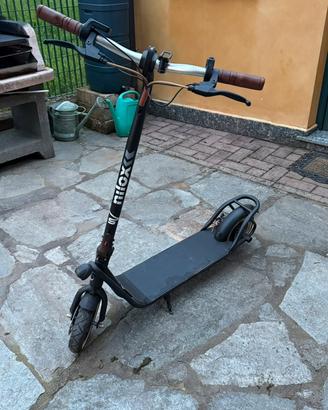 Monopattino elettrico Nilox funzionante