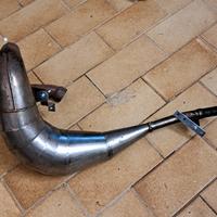 Marmitta per motore AM6 con uscita a dx