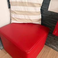 Pouf rosso quadrato  con ruote in pelle