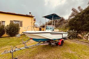 Barca m460 senza motore con carrello