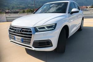 Audi SLine Q5 40 2.0 tdi Sport quattro 4x4 190 E6