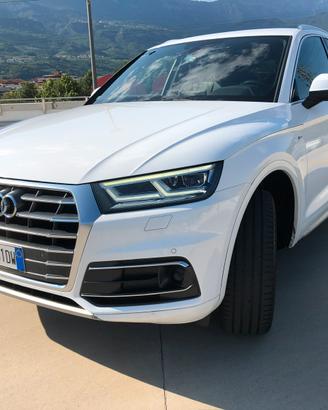 Audi SLine Q5 40 2.0 tdi Sport quattro 4x4 190 E6