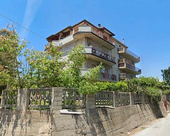 Appertamento completo di garage a Bovalino