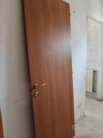 porta apertura a sinistra