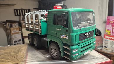 bruder camion legna