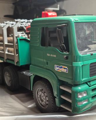 bruder camion legna
