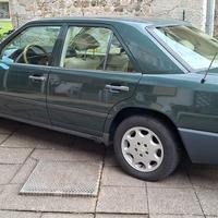 Mercedes Benz W124 200E 1988