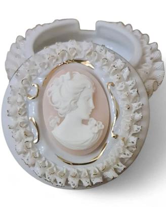 Zuccheriera capodimonte con cammeo in pizzo