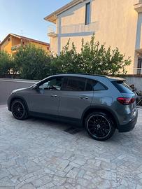“Mercedes GLA 200 d Automatico – praticamente nuov