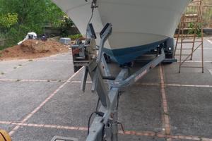 Fiart Valiant con motore 115 cv e carrello