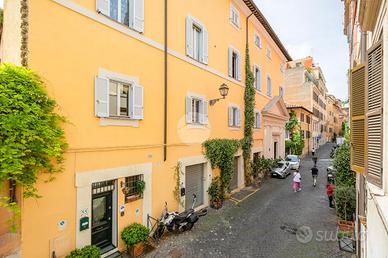 2 LOCALI A ROMA