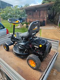 trattorino taglia erba 