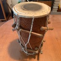 Tamburo etnico in legno tipo djambe