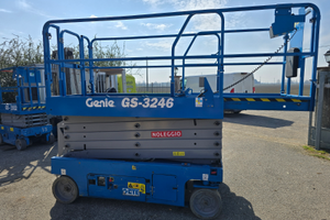Piattaforma aerea verticale elettrica GENIE GS3246