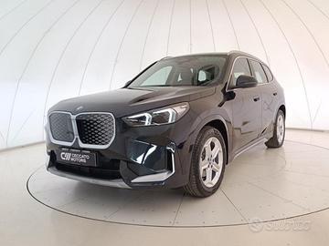 BMW iX1 edrive 20 X-Line