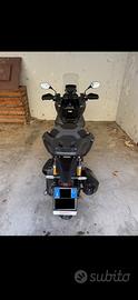 Honda Adv 350