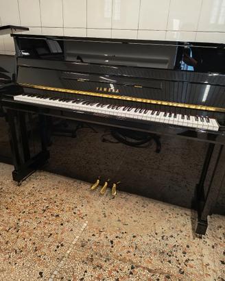 Pianoforte Yamaha B2 seminuovo con trasporto incl.