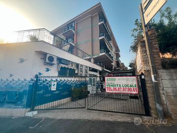 Boccea - locale con doppio accesso su via principa