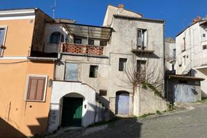 4 LOCALI A VENAFRO