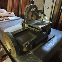 affettatrice professionale OMAS 