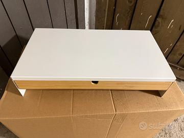 Mobile ikea supporto monitor