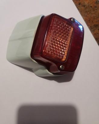 Fanalino post. vespa 50 prima serie completoo
