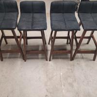 Sgabelli alti in legno massello noce