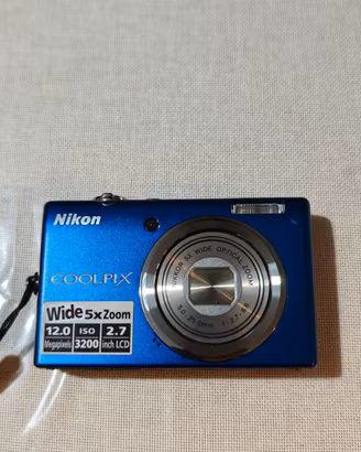 Nikon coolpix S570