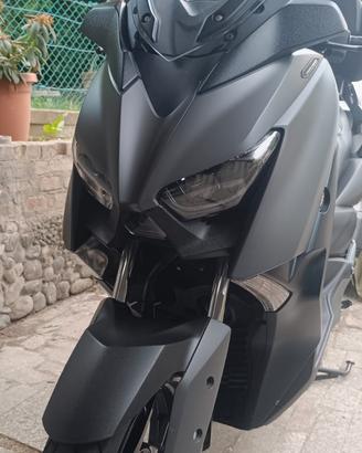 x max 300 abs e tcs 