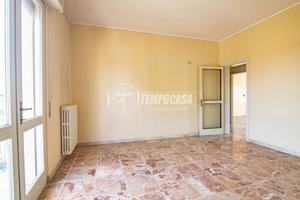 TRE LOCALI SENZA SPESE CONDOMINIALI !!!