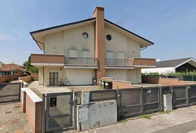 Immobile in asta di 226 m² con più di 5 locali e b
