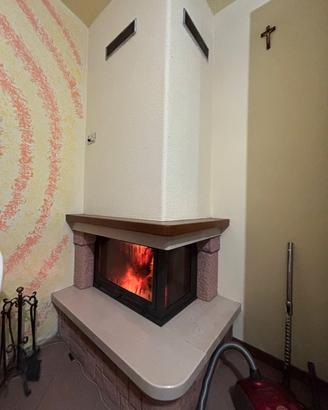 Rivestimento camino in legno massello e marmo