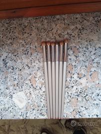 Set trucco di pennelli per sfumare l'ombretto 