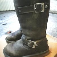 UGG boots mod Kensington 