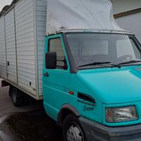 Iveco 35-10 furgone con sponda