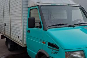 Iveco 35-10 furgone con sponda