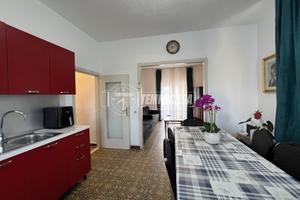 TRILOCALE INDIPENDENTE CON AMPIO TERRAZZO